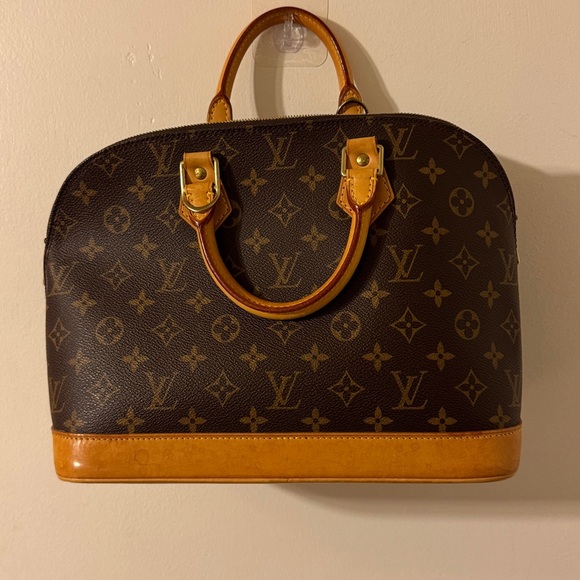 Louis Vuitton Monogram Shoulder Bag in Brown and Tan - Picture 3 of 14